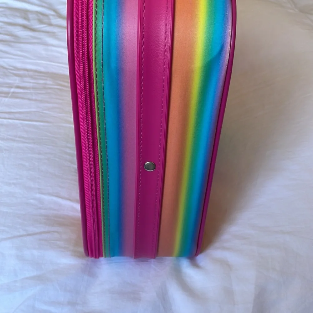 Hello Kitty Suitcase - Picture 5 of 16